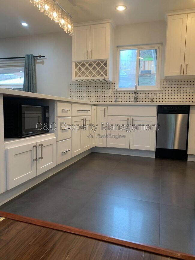 Building Photo - 3836 Glengarry Dr