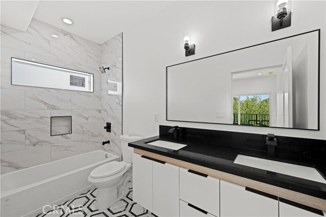 Building Photo - 644 N Boyle Ave