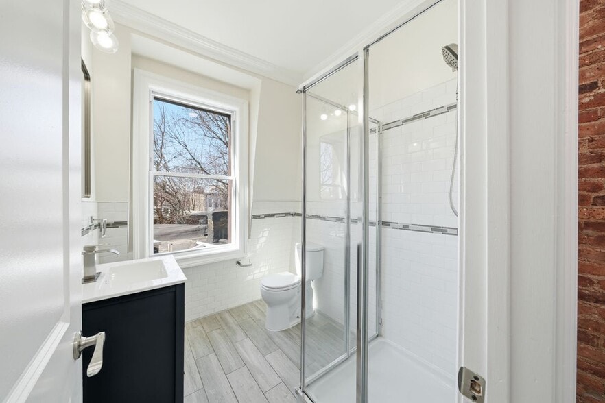 Building Photo - 37 Astor Pl