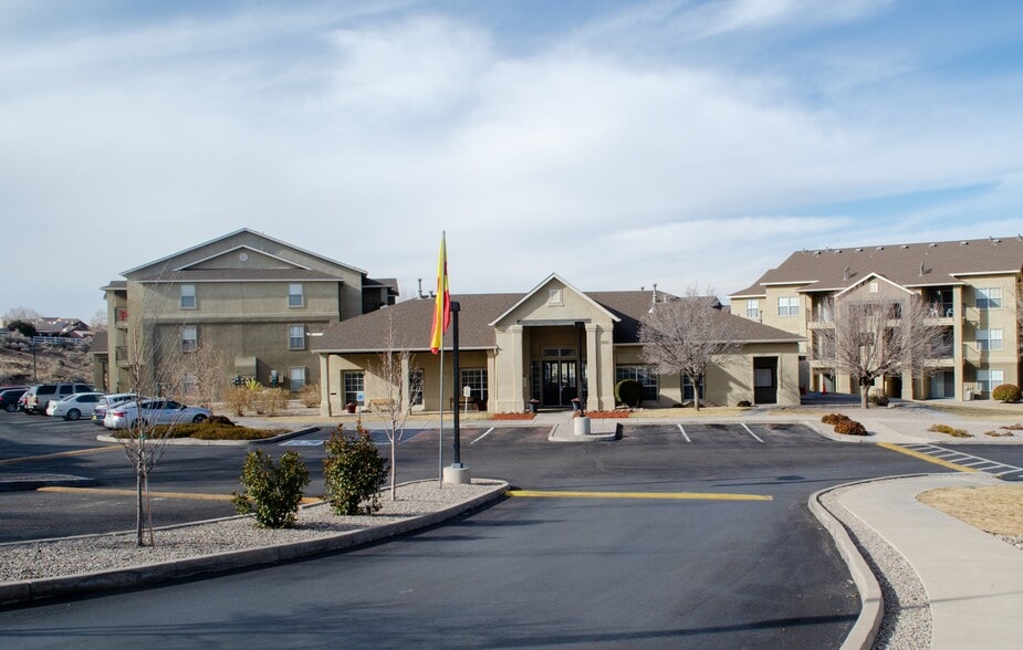 Building Photo - Arrowhead Ridge