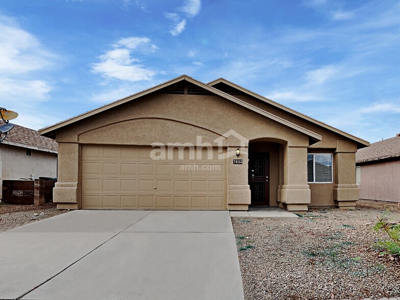 Primary Photo - 7033 E Mitchell Flyer Rd