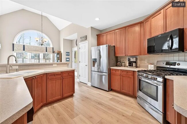 Building Photo - 5 Bed 4 Bath Multi Family House