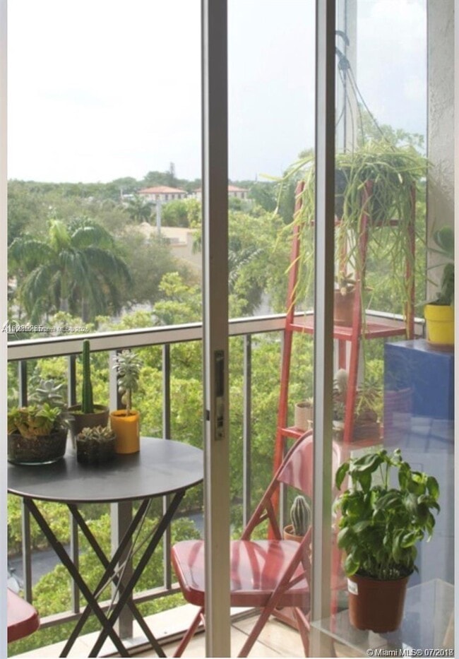 Building Photo - 8950 NE 8th Ave