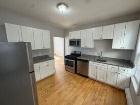 Building Photo - 139 Bowdoin St