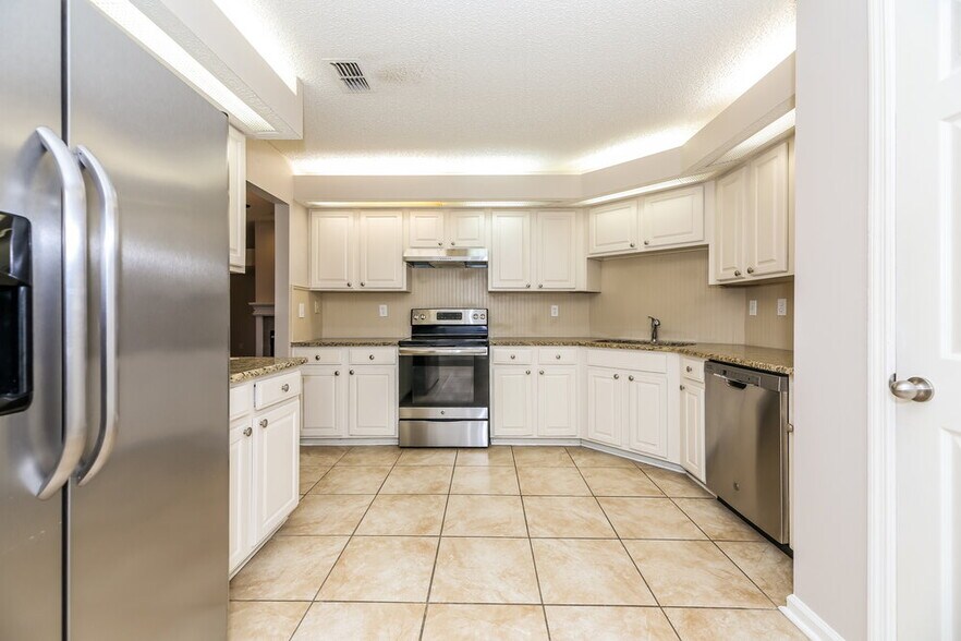 Building Photo - 1742 Pickwick Pl