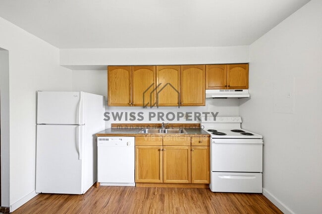 Building Photo - 1579 Briarwood Ave