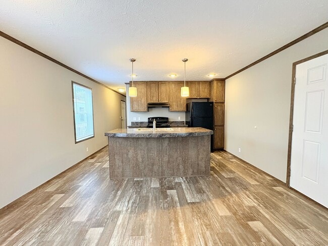 Building Photo - 10694 State Rte 762