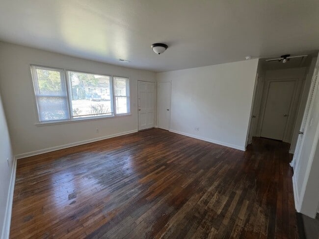 Building Photo - 1129 Berkeley St