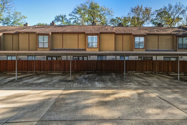 Building Photo - 11711 Memorial Dr