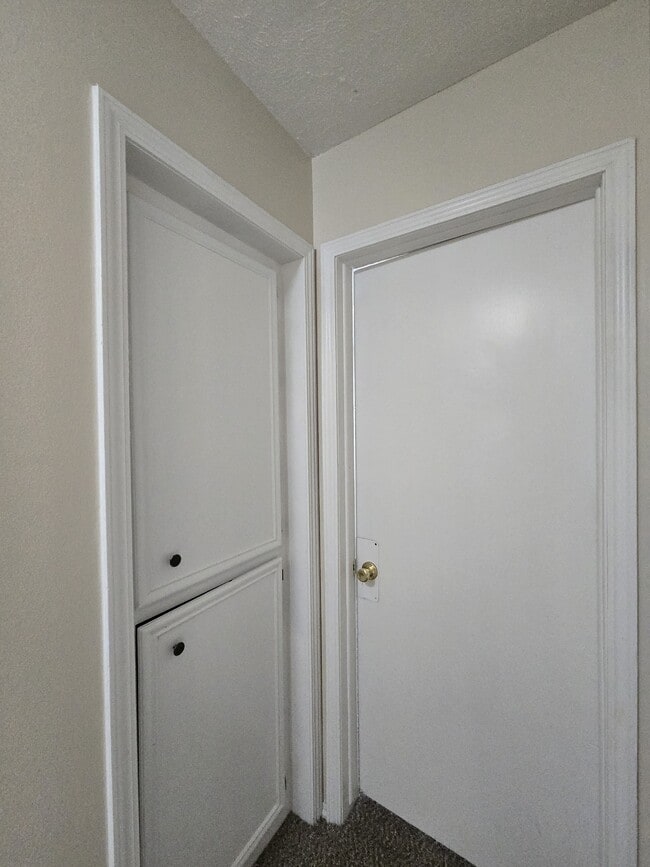 Building Photo - 3824 W Elm St