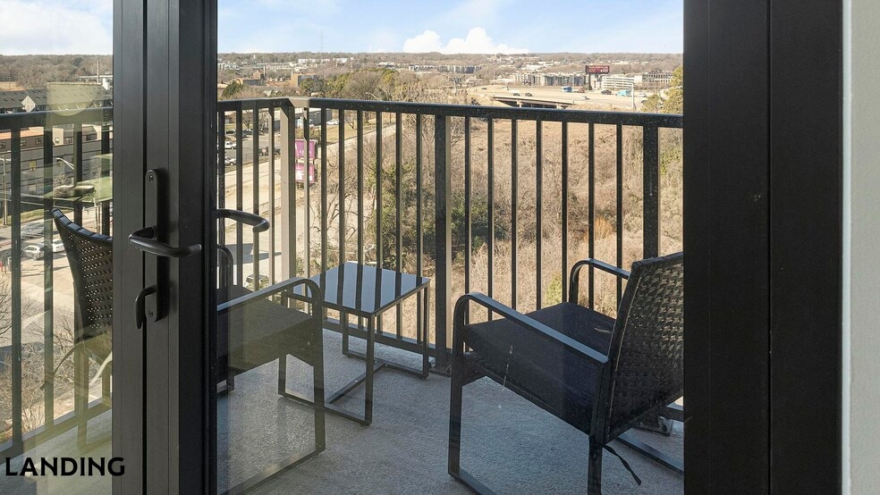 Building Photo - 1007 S Mint St