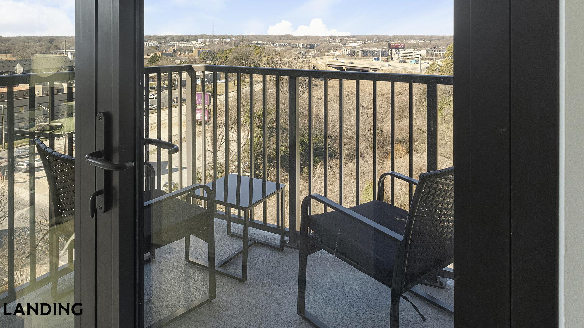 Building Photo - 1007 S Mint St