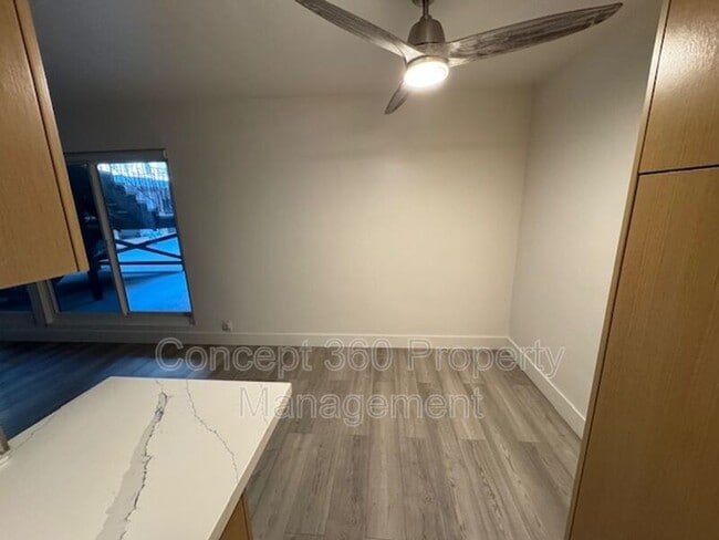 Building Photo - 1139 E OCEAN Blvd