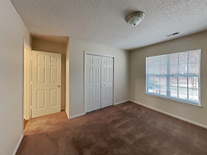 Building Photo - 315 Honeywood Ln