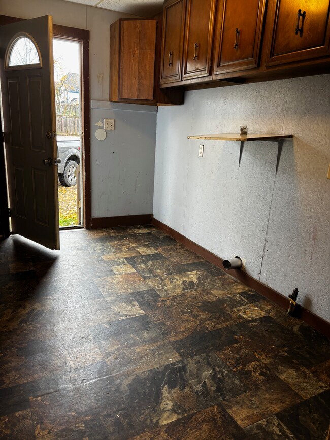 Building Photo - 229 N Washington Ave