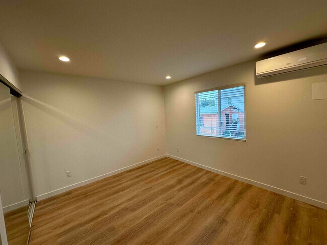 Building Photo - 3210 Van Dyke Ave
