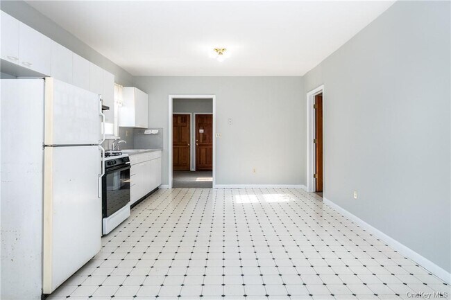 Building Photo - 274 Lockwood Ave