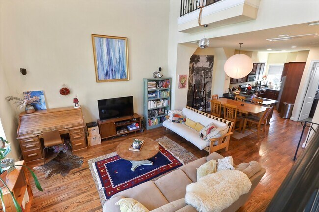 Building Photo - 1905 Summer St