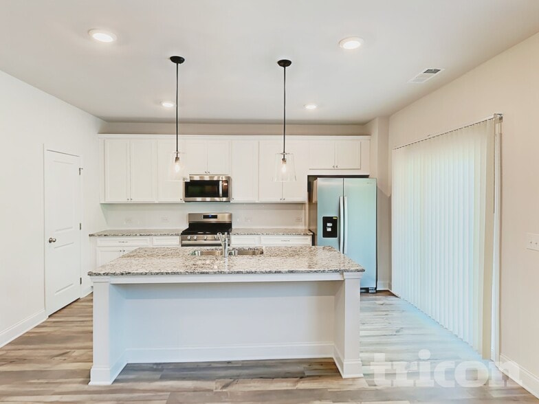 Building Photo - 73 Leyland Ct