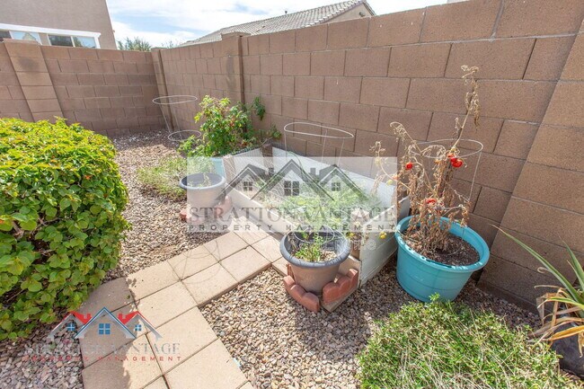 Building Photo - 21139 E Cherrywood Dr