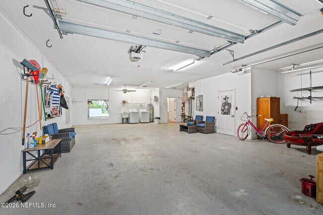 Building Photo - 1708 Castile St