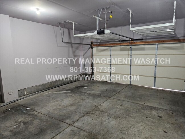 Building Photo - 4 Bedroom 2.5 Bath Town Home in Daybreak! MOVE IN SPECIAL 1/2 Off 1st Months Rent