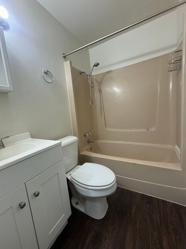 Building Photo - TIKI - 4563-4569 Croftshire Dr.