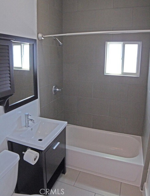 Building Photo - 3111 Kenwood Ave