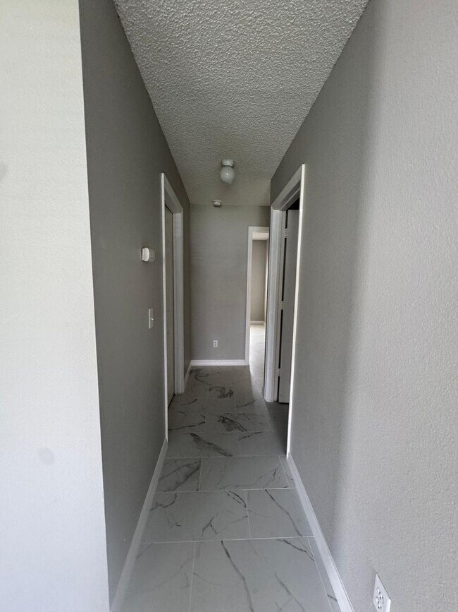 Building Photo - Spacious 4 bedroom house in Waterford Chase