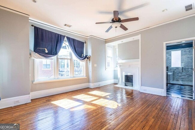 Building Photo - 692 Myrtle St NE