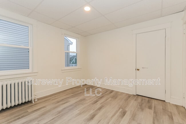 Building Photo - 922 Pitman Ave