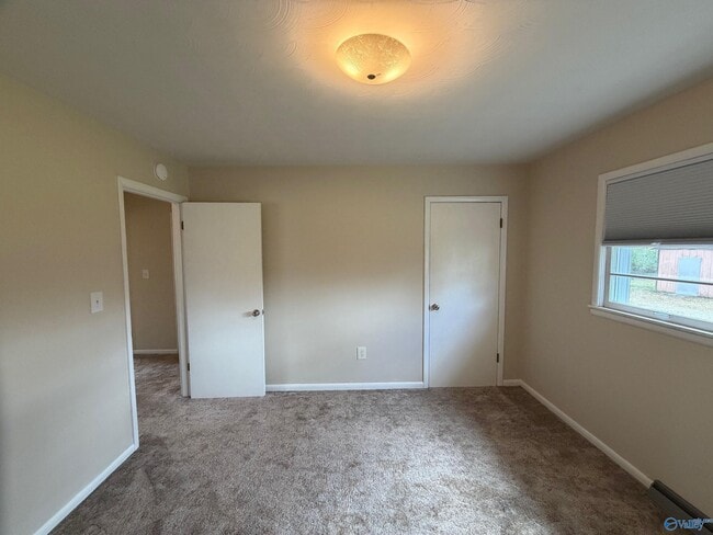 Building Photo - 900 Barclift St NW