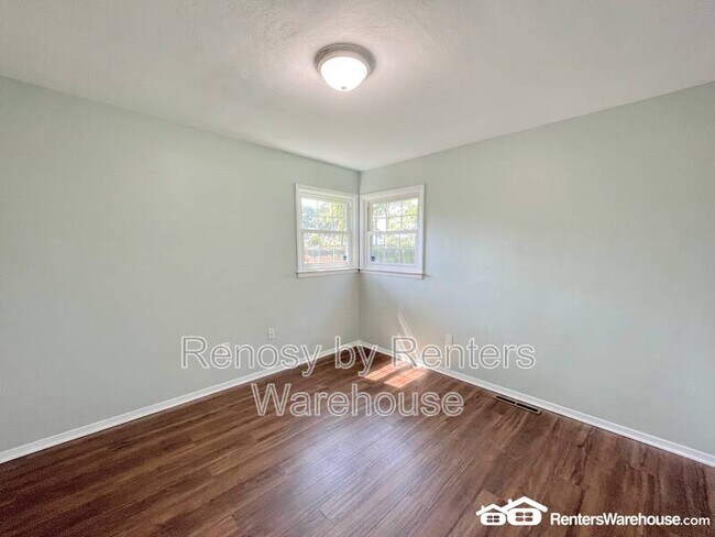 Building Photo - 3308 Hornsea Rd