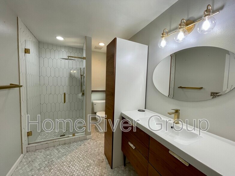Building Photo - 10110 Cedar Dune Dr