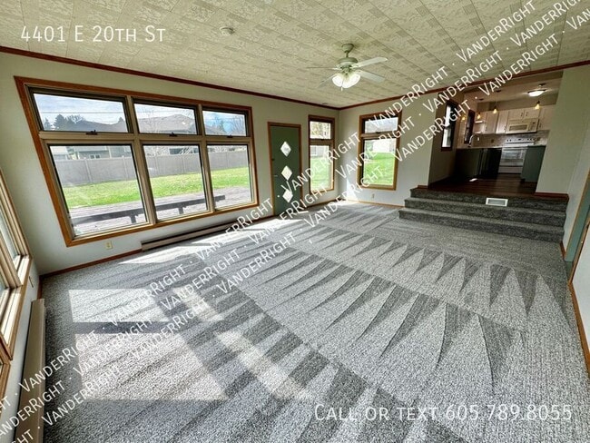 Building Photo - 4401 E 20th St