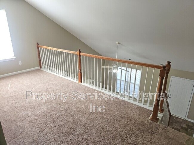 Building Photo - 202 Woodland Way