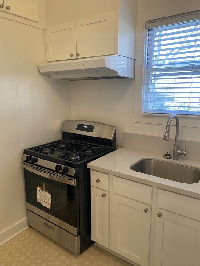 Stainless Steel Appliances - 2518 N St