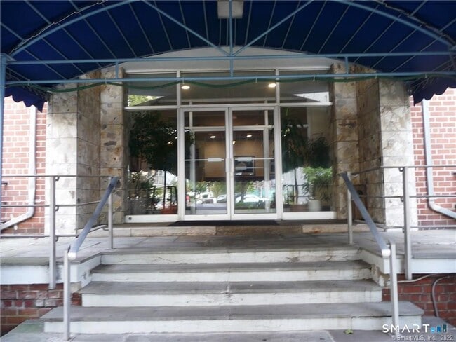 Building Photo - 39 Glenbrook Rd