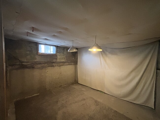 Building Photo - 361-361 Williams Ave S