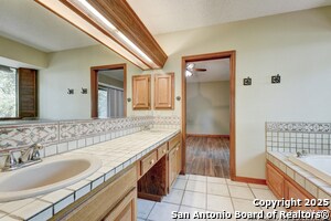 Building Photo - 1518 Vista Del Monte