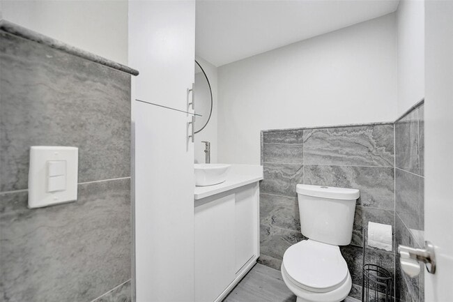 Building Photo - 3800 N Hills Dr