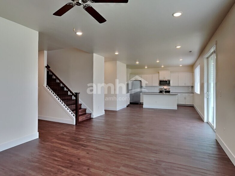 Building Photo - 1320 Alderleaf Ave