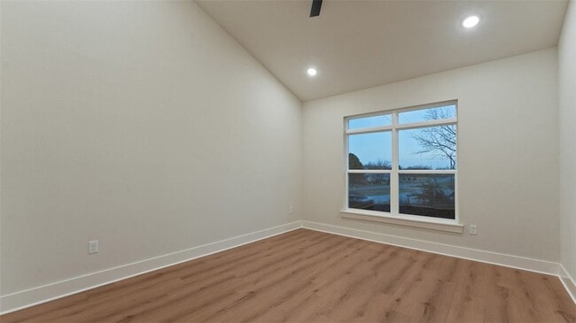 Building Photo - 1851 Lapis Ave