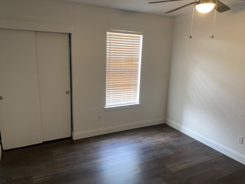 Building Photo - 957 Bramling Cir