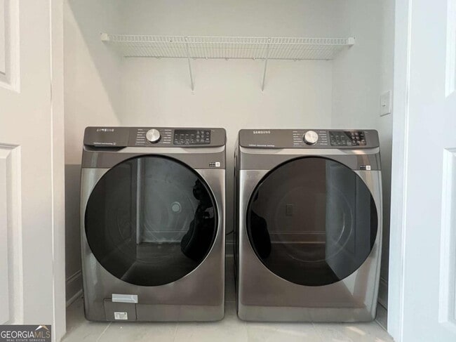 Building Photo - 637 Millcroft Blvd