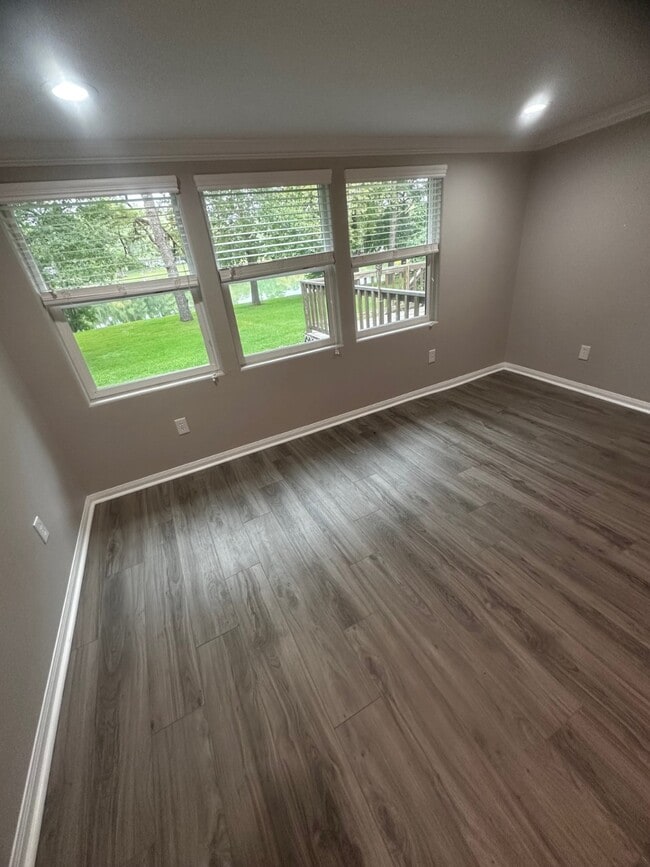 Building Photo - 1572 E Pine Lake Cir