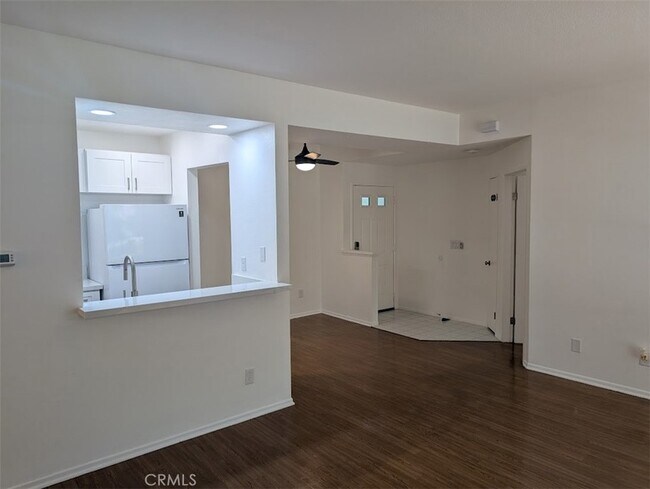 Building Photo - 24121 Del Monte Dr.