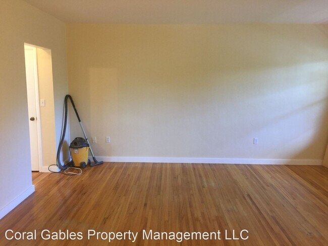 Building Photo - 301 Madeira Ave
