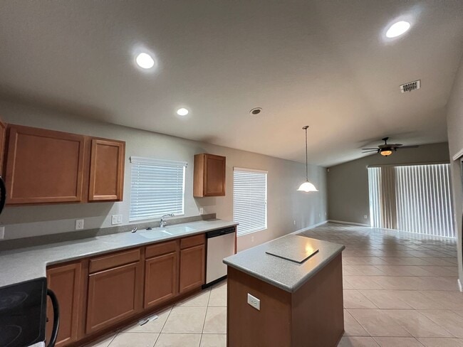 Building Photo - You’ve Found IT! Your Next Home! 4 Bedroom, 2 Bathroom in Ocala — $500 Off a Month’s Rent!!!