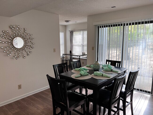 Building Photo - 10124 Rockwood Rd